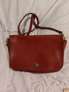 Coach Brown Leather Crossbody Bag with Turn-Lock Detail. City Style